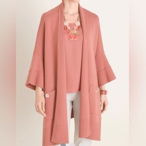 Chico's MARLA WYNNE
Oversize Drama Kimono..
Desert Rose
L